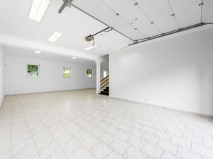 Pronájem skladu, Praha - Lochkov, Cementářská, 341 m2