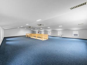Pronájem skladu, Praha - Lochkov, Cementářská, 341 m2