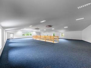 Pronájem skladu, Praha - Lochkov, Cementářská, 341 m2