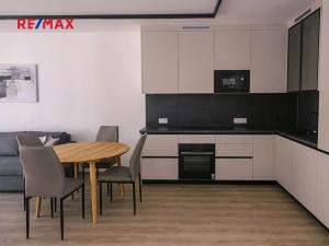 Pronájem bytu 2+kk, Praha - Libeň, Kotlaska, 59 m2