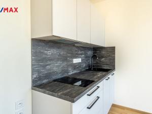 Pronájem bytu 1+kk, Praha - Vysočany, Fafkových, 11091 m2