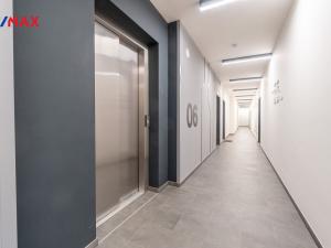 Pronájem bytu 1+kk, Praha - Vysočany, Fafkových, 11091 m2