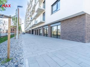 Pronájem bytu 1+kk, Praha - Vysočany, Fafkových, 11091 m2