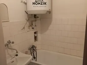 Pronájem bytu 1+kk, Praha - Vysočany, Prouzova, 35 m2