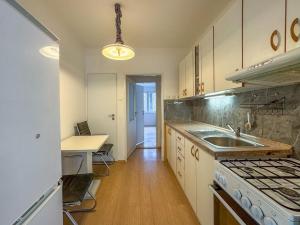 Pronájem bytu 2+1, Praha - Holešovice, Ortenovo náměstí, 61 m2