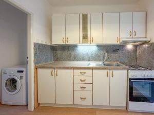 Pronájem bytu 2+1, Praha - Holešovice, Ortenovo náměstí, 61 m2