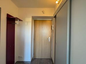 Pronájem bytu 1+1, Mníšek pod Brdy, Rudé armády, 30 m2