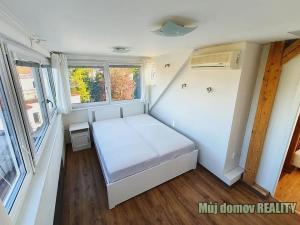 Pronájem bytu 3+kk, Praha - Střešovice, Na Ořechovce, 76 m2