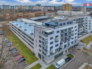 Pronájem garážového stání, Pardubice - Zelené Předměstí, nábřeží Závodu míru, 13 m2