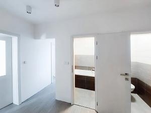 Pronájem bytu 2+1, Praha - Malešice, Útulná, 55 m2