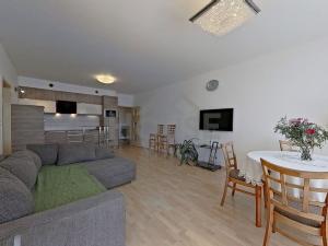 Prodej bytu 3+kk, Praha - Libeň, Nad Okrouhlíkem, 94 m2