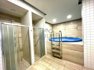 Prodej bytu 3+kk, Praha - Libeň, Nad Okrouhlíkem, 94 m2