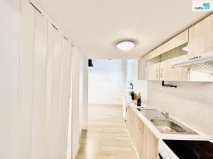Prodej bytu 1+kk, Praha - Ruzyně, Drnovská, 31 m2