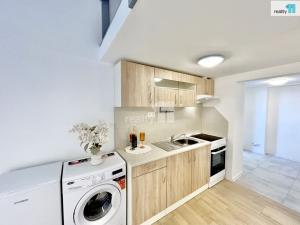 Prodej bytu 1+kk, Praha - Ruzyně, Drnovská, 31 m2