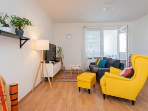 Pronájem bytu 2+kk, Praha - Horní Měcholupy, Mantovská, 66 m2
