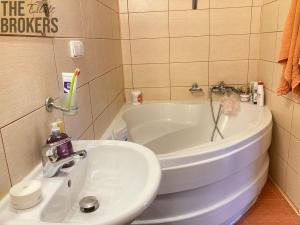 Pronájem bytu 2+kk, Praha - Motol, Plzeňská, 56 m2