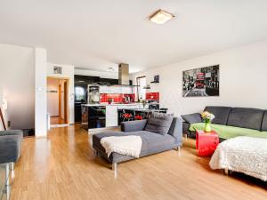 Prodej rodinného domu, Zeleneč, U Lesoparku, 174 m2