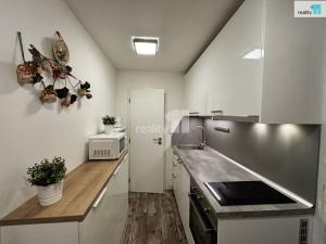 Pronájem bytu 2+kk, Praha - Krč, Tajovského, 34 m2