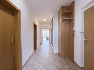 Pronájem bytu 2+kk, Praha - Strašnice, Názovská, 68 m2