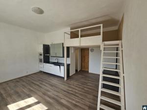 Pronájem bytu 1+kk, Praha - Čakovice, Něvská, 28 m2