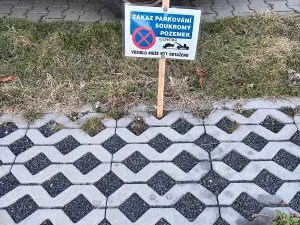 Prodej garážového stání, Klecany, V Honech, 22 m2