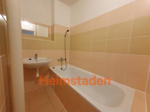 Pronájem bytu 2+1, Ostrava - Poruba, Hlavní třída, 77 m2