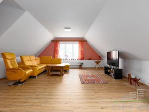 Prodej vícegeneračního domu, Praha - Újezd nad Lesy, Starokolínská, 510 m2