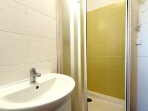 Pronájem bytu 1+kk, Praha - Vysočany, Vysočanské náměstí, 32 m2