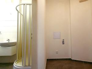 Pronájem bytu 1+kk, Praha - Vysočany, Vysočanské náměstí, 32 m2