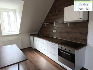 Pronájem bytu 2+1, Liberec, Karoliny Světlé, 51 m2
