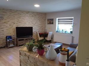 Prodej komerční nemovitosti, Bystřice, 220 m2