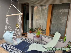 Pronájem bytu 1+kk, Praha - Hloubětín, Nepelova, 45 m2