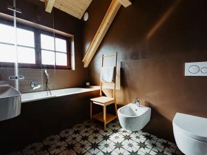 Prodej obchodního prostoru, Lužany, 425 m2
