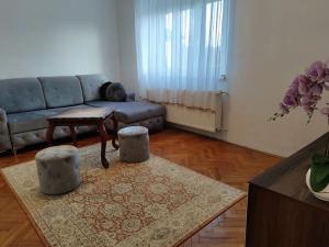 Pronájem rodinného domu, Zlosyň, 210 m2