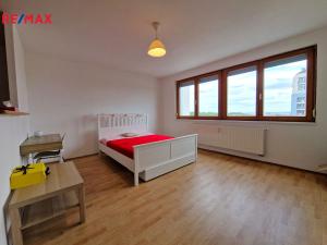 Pronájem bytu 1+kk, Praha - Stodůlky, Sluneční náměstí, 35 m2