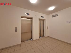 Pronájem bytu 1+kk, Praha - Stodůlky, Sluneční náměstí, 35 m2