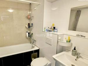 Pronájem bytu 3+kk, Praha - Hrdlořezy, Českobrodská, 65 m2