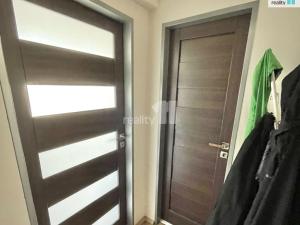 Pronájem bytu 3+kk, Praha - Hrdlořezy, Českobrodská, 65 m2