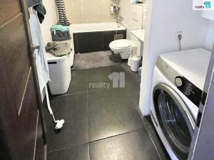 Pronájem bytu 3+kk, Praha - Hrdlořezy, Českobrodská, 65 m2