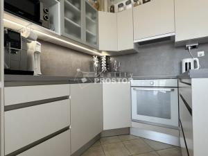 Prodej bytu 3+1, Praha - Letňany, Frýdecká, 71 m2