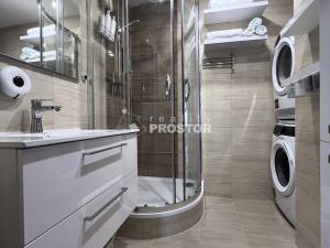 Prodej bytu 3+1, Praha - Letňany, Frýdecká, 71 m2