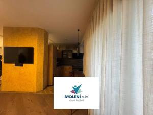 Prodej bytu 2+kk, Praha - Malá Strana, Hellichova, 51 m2