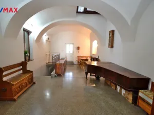 Prodej činžovního domu, Uničov, Masarykovo nám., 307 m2