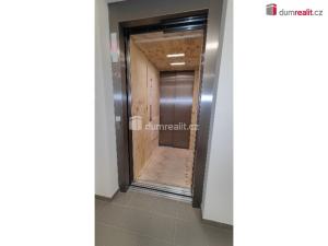 Pronájem bytu 1+kk, Praha - Libeň, Nad Kolčavkou, 30 m2