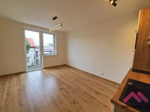 Pronájem bytu 2+kk, Praha - Kyje, Jamská, 36 m2