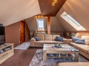 Prodej rodinného domu, Přezletice, Veleňská, 240 m2