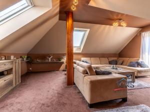 Prodej rodinného domu, Přezletice, Veleňská, 240 m2