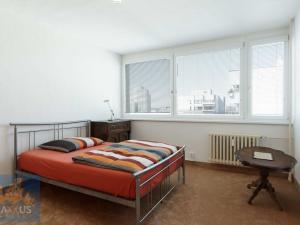 Pronájem bytu 3+1, Praha - Podolí, Kubištova, 93 m2