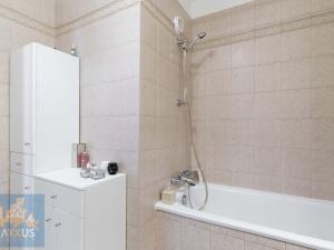 Pronájem bytu 3+1, Praha - Podolí, Kubištova, 93 m2