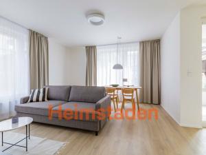 Pronájem bytu 2+kk, Praha - Holešovice, U Pergamenky, 54 m2